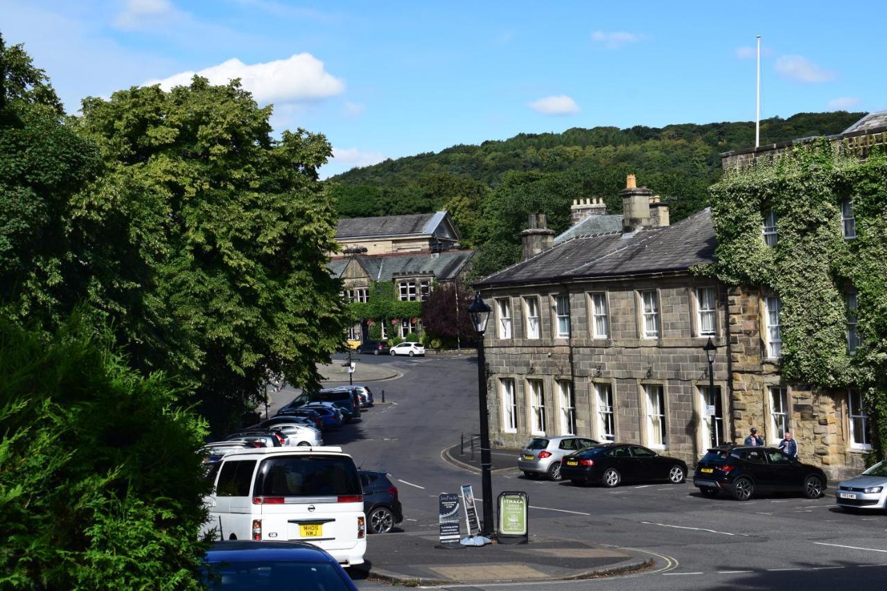 The Buxton Retreat A Luxurious 3-Storey Townhouse With Four Poster Bed And Double Jacuzzi Bath" 외부 사진