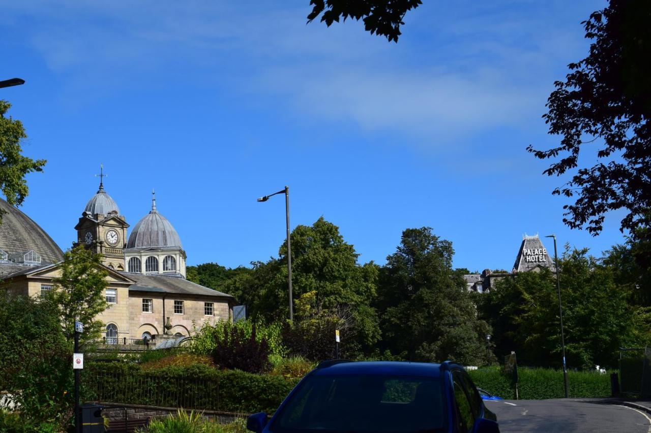 The Buxton Retreat A Luxurious 3-Storey Townhouse With Four Poster Bed And Double Jacuzzi Bath" 외부 사진