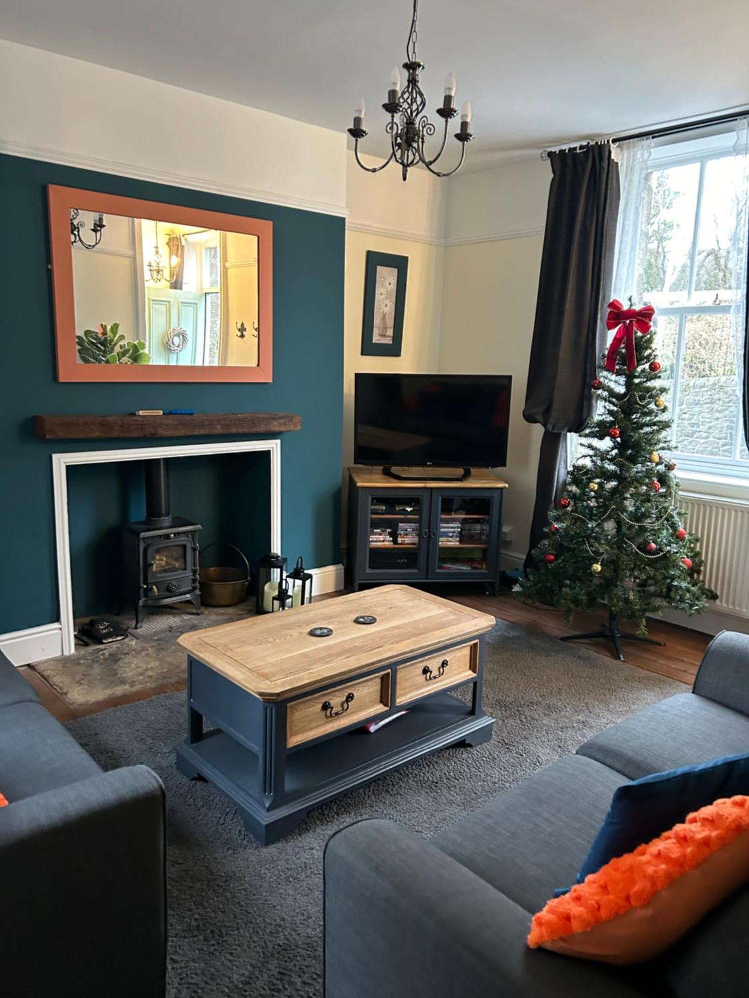 The Buxton Retreat A Luxurious 3-Storey Townhouse With Four Poster Bed And Double Jacuzzi Bath" 외부 사진